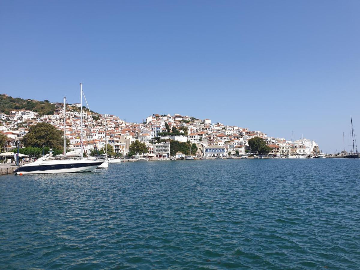 Lovely One-Bedroom Flat In Skopelos Bagian luar foto