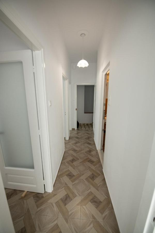 Lovely One-Bedroom Flat In Skopelos Bagian luar foto